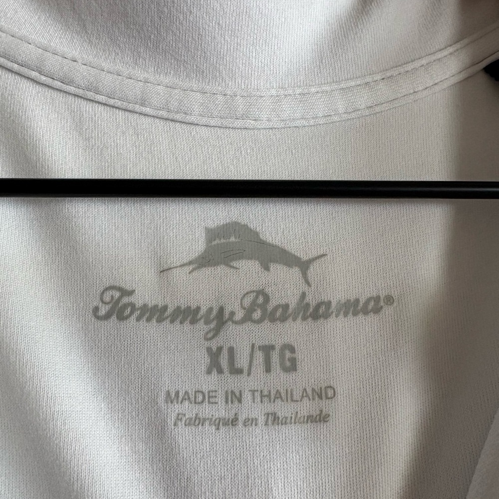 Tommy Bahama Men’s 1/4 Zip Lightweight Pullover - Picture 4 of 5